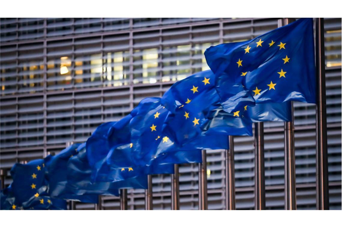 EU verhängt Millionenstrafen gegen Apple und Meta Die EU-Kommission mit Sitz in Brüssel hat gegen Apple und Meta Millionenstrafen verhängt.