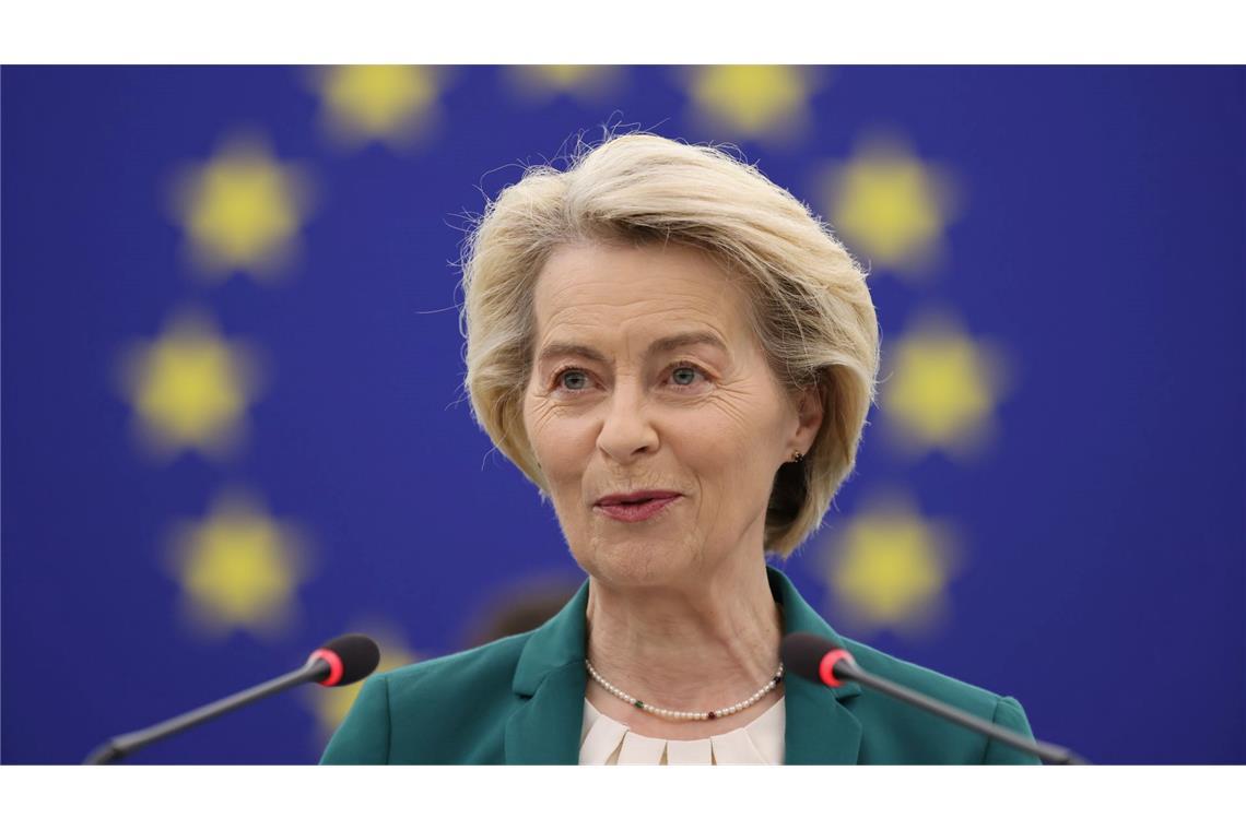 Zollstreit und kein Ende: Exporte in die USA sacken ab Die EU-Kommission unter Präsidentin Ursula von der Leyen ringt um eine Lösung im Zollstreit mit den USA.