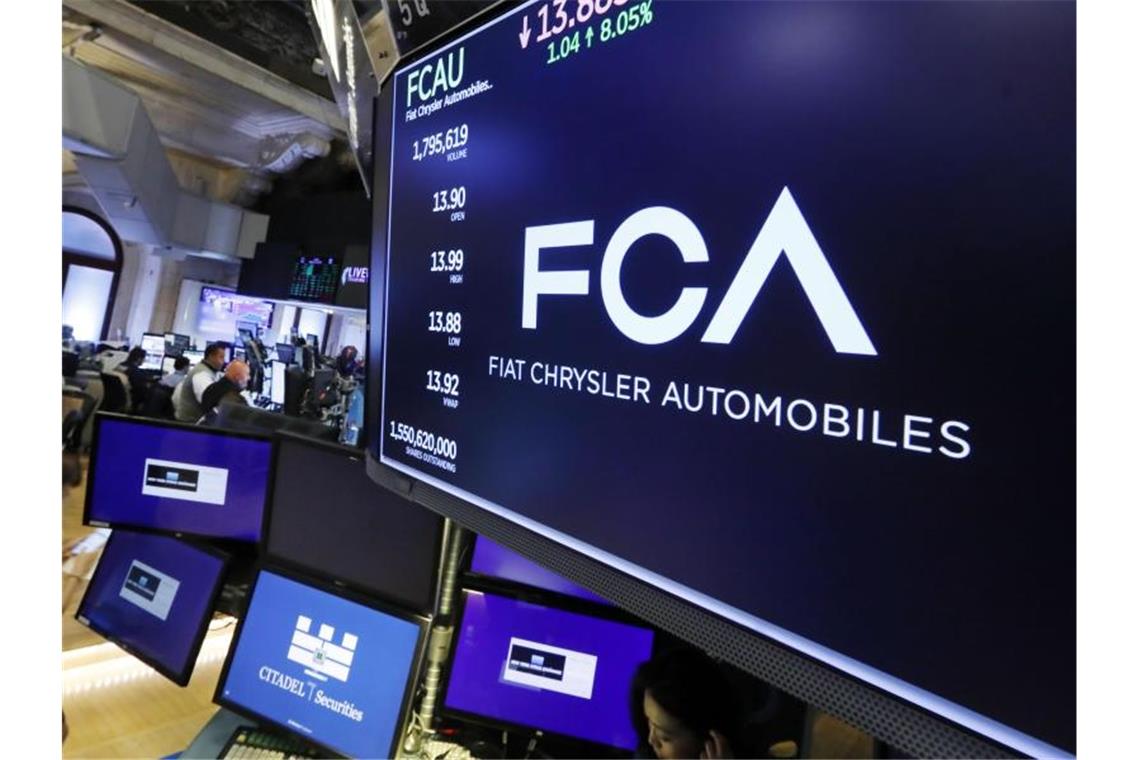 Die EU-Kommission will die geplante Megafusion des Autobauers Fiat Chrysler mit der Opel-Mutter PSA verschärft prüfen. Foto: Richard Drew/AP/dpa