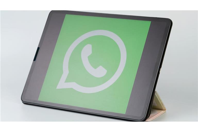 Die EU-Kommission will Whatsapp künftig strenger kontrollieren (Symbolbild).