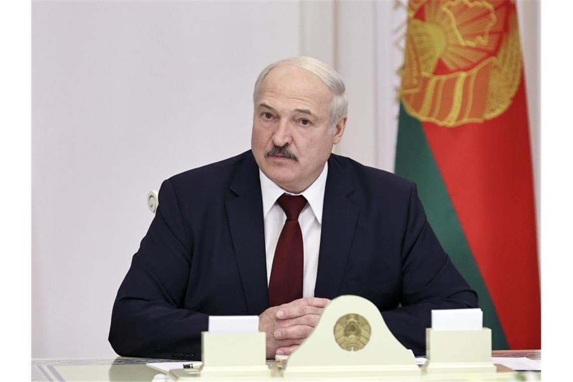 EU verhängt Sanktionen gegen Lukaschenko Die EU verhängt Sanktionen gegen den belarussischen Präsidenten Alexander Lukaschenko. Foto: Nikolai Petrov/POOL BelTa/AP/dpa