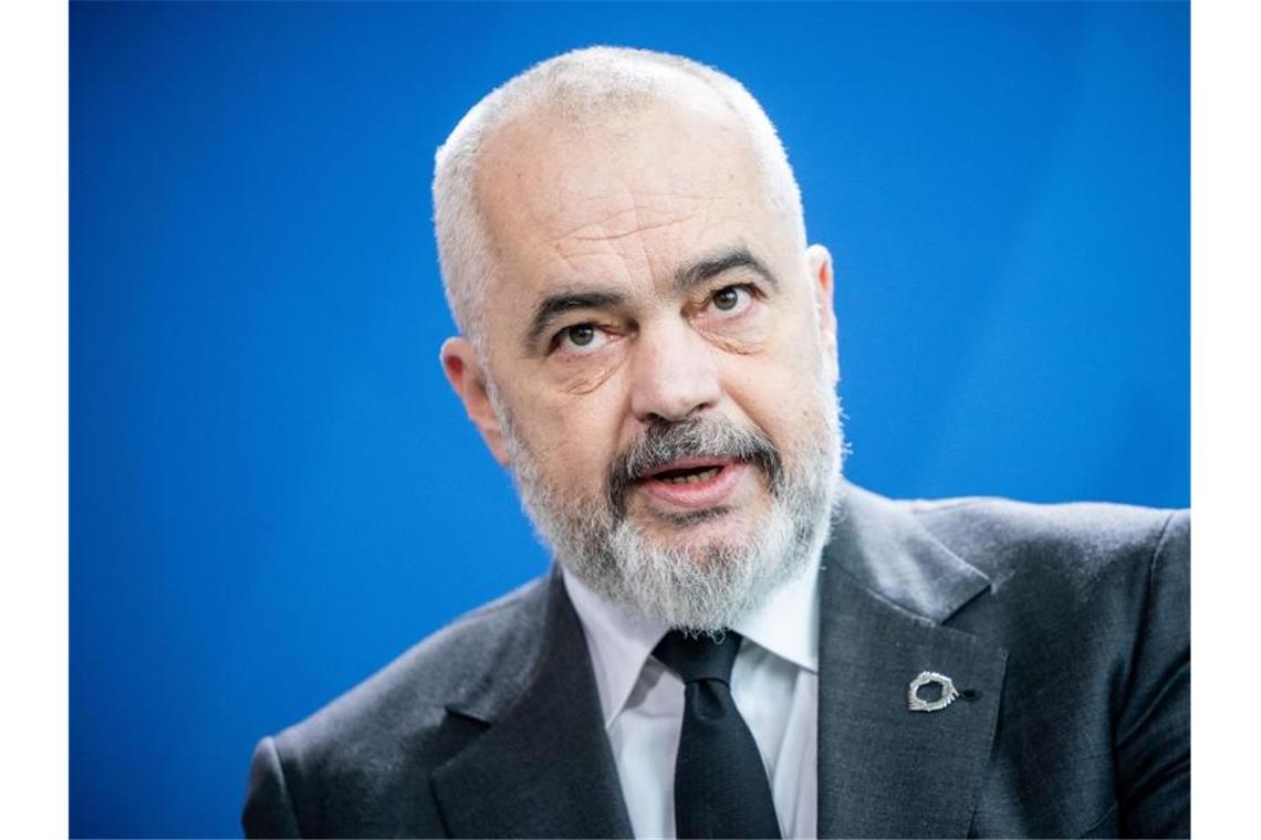 EU will Beitrittsgespräche mit Nordmazedonien und Albanien Die EU will Beitrittsverhandlungen mit Nordmazedonien und Albanien aufnehmen. Das dürfte Edi Rama, Ministerpräsident von Albanien, freuen. Foto: Michael Kappeler/dpa