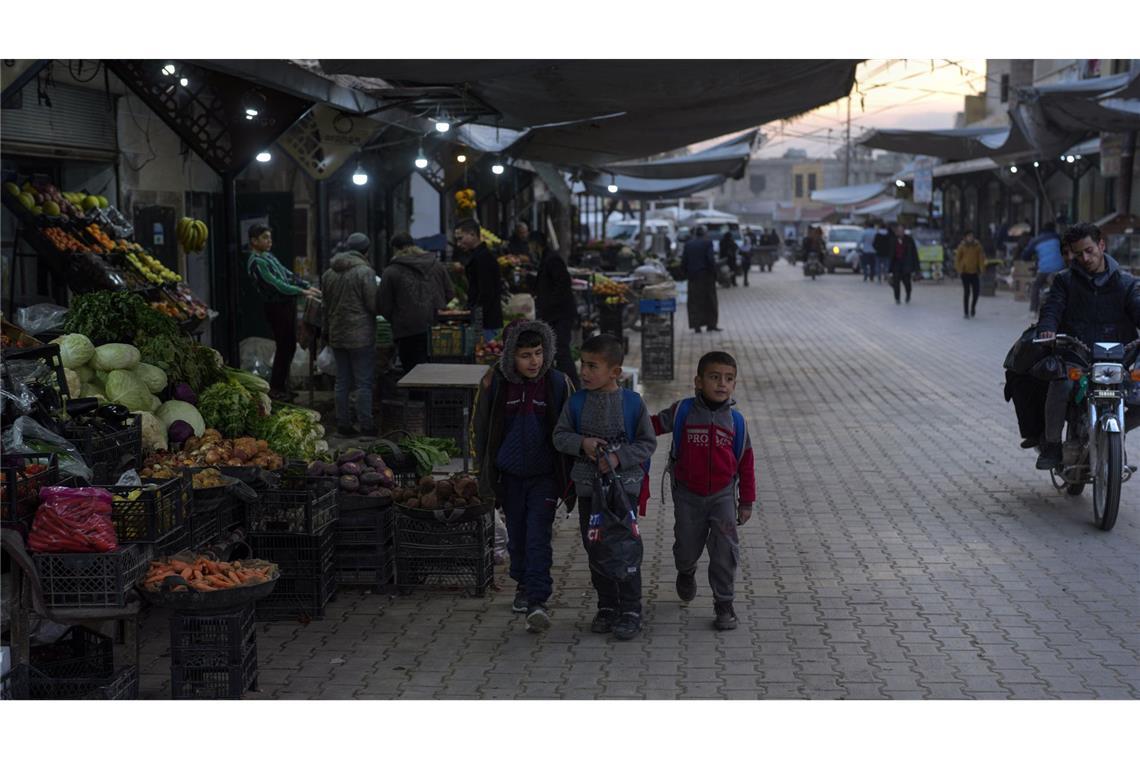 EU will Botschaft in Syrien wiedereröffnen Die EU will in Syrien ihre Botschaft wiedereröffnen.