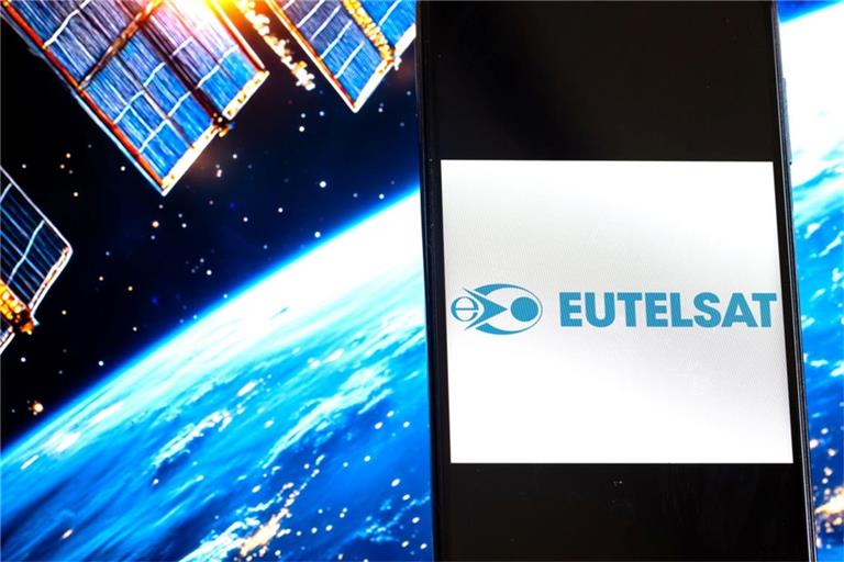 Die Eutelsat-Aktie fällt um fast 7 % und erreicht ein neues 9-Monats-Tief. Erfahren Sie, welche Entwicklungen und Entscheidungen hinter diesem Kursverlust stehen.