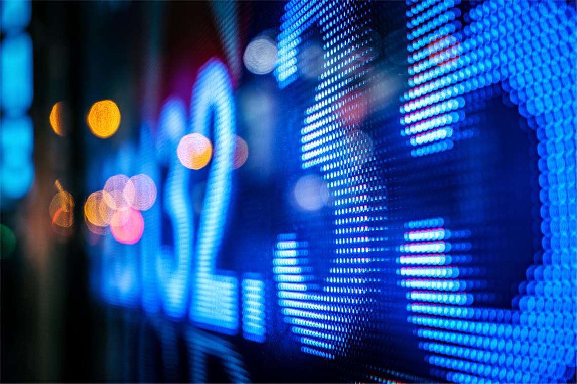 Die Evotec-Aktie fällt heute um 10 % auf ein neues Mehrjahrestief. Erfahren Sie, welche Faktoren den Kurs des Hamburger Wirkstoffforschers belasten.