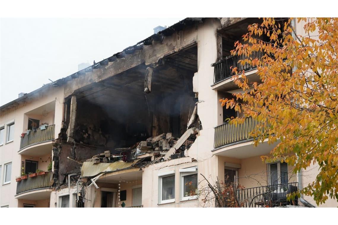 Die Explosion ereignete sich am frühen Mittwochmorgen und zerstörte einen großen Teil des Mehrfamilienhauses.