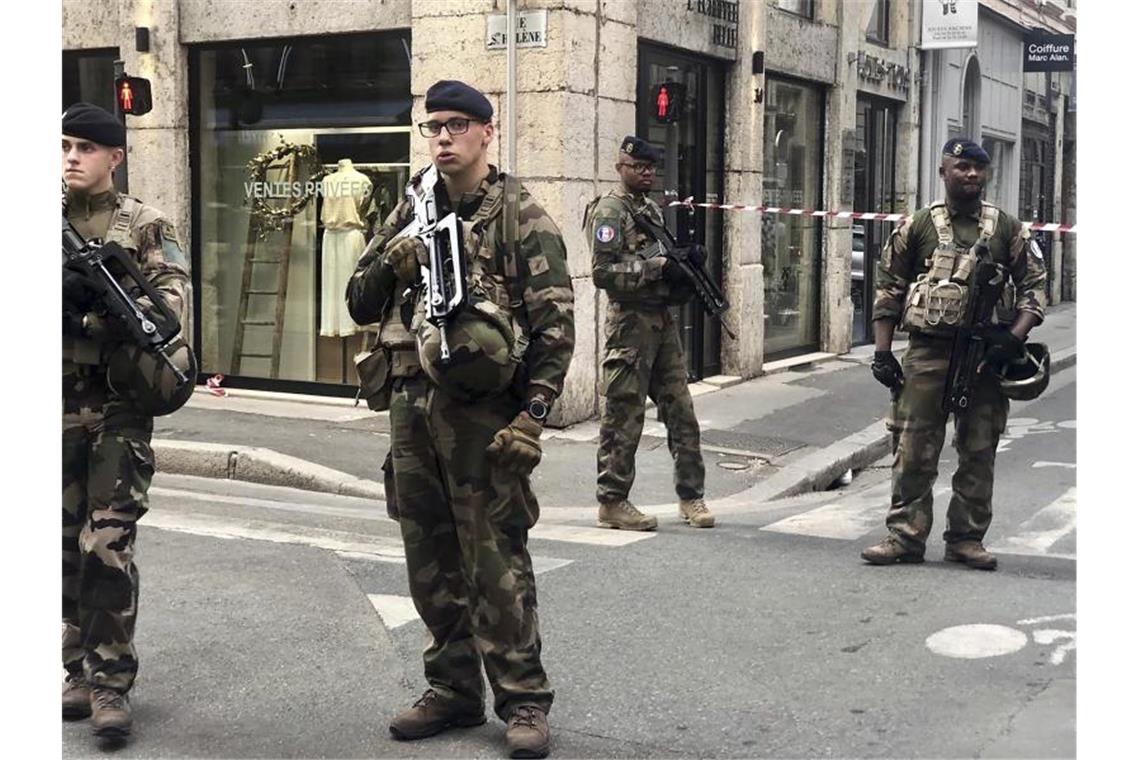 Chef-Ermittler: Hintergrund der Explosion in Lyon unklar Die Explosion überschattet die Europawahl in Frankreich. Foto: Sebastien Erome/AP