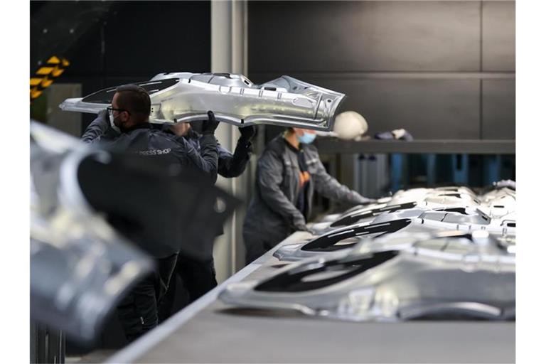 Die Exporterwartungen der deutschen Industrie sind im August weiter gefallen. Foto: Jan Woitas/dpa-Zentralbild/dpa