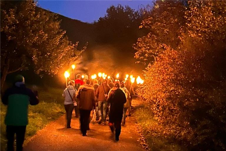 Das ist am Wochenende rund um Backnang los: Herbst- und Fackelwanderung, Sandmännchen mit Laternenum Die Fackelwanderung rund um den Ebnisee dauert eineinhalb Stunden.Symbolfoto: privat
