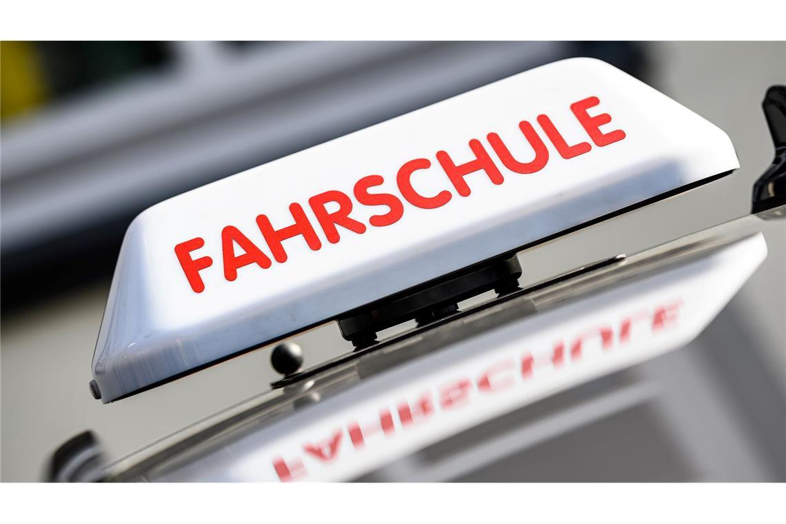 Preise für Führerscheine erneut stark gestiegen Die Fahrschulen haben ihre Preise deutlich erhöht.