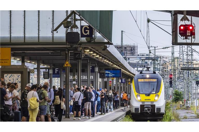 Drastischer Preissprung beim Jugendticket Die Fahrt mit dem Nahverkehr im Land wird für junge Menschen weniger attraktiv.