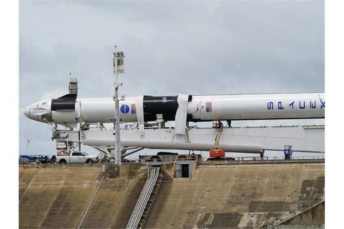 Die „Falcon 9“-Rakete der privaten Raumfahrt-Firma SpaceX. Foto: David J. Phillip/AP/dpa
