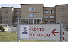 Die Familie hatte sich bereits zuvor zweimal in der Notaufnahme des Krankenhauses vorgestellt, war aber wieder nach Hause geschickt worden. (Symbolbild)