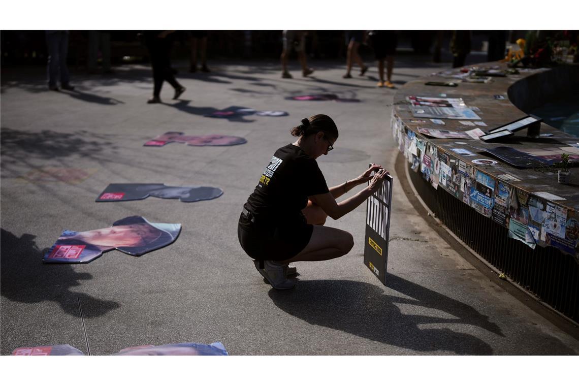 Die Familien der Geiseln haben die Nachricht von der Einigung auf die erste Phase des US-Friedensplans mit einer "Mischung aus Aufregung, Vorfreude und Besorgnis" aufgenommen.