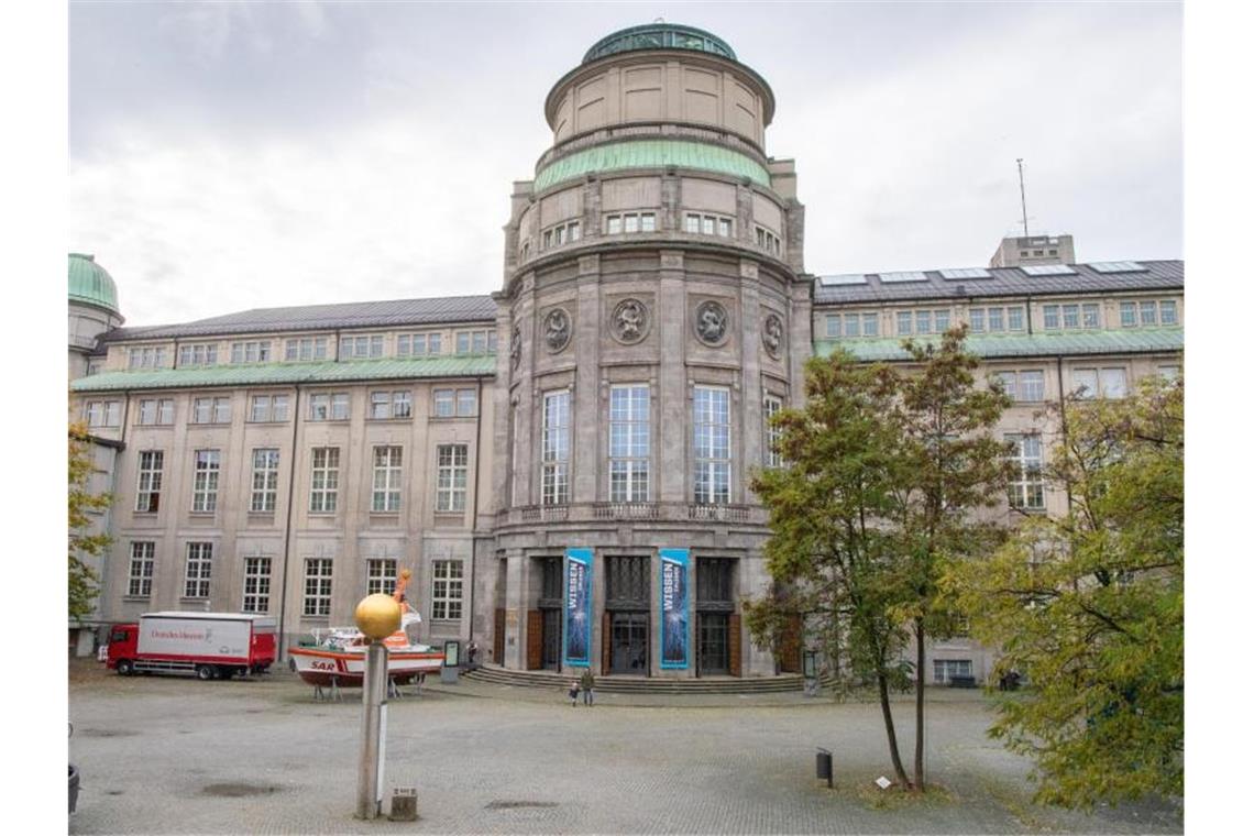 Zeiss Gruppe spendet fünf Millionen Euro an Deutsches Museum Die Fassade des Deutschen Museums in München. Foto: Peter Kneffel/dpa/Archivbild
