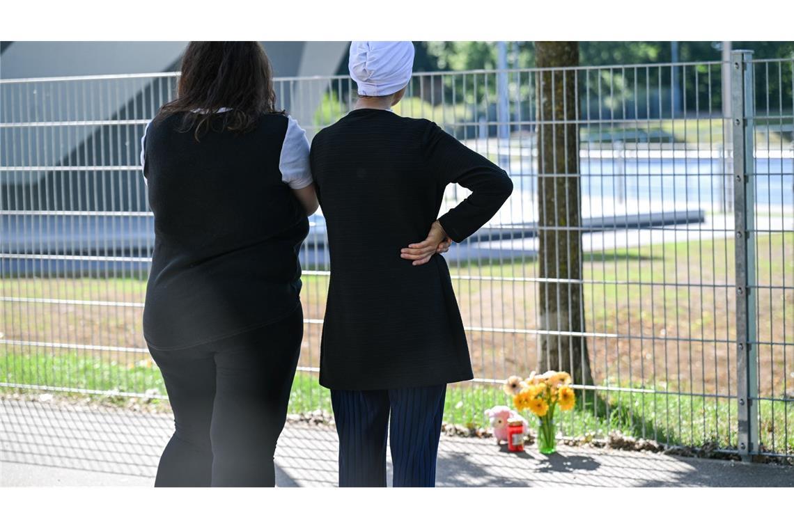 Viele Fragen nach Tragödie: Warum starb ein Kind in Auto?