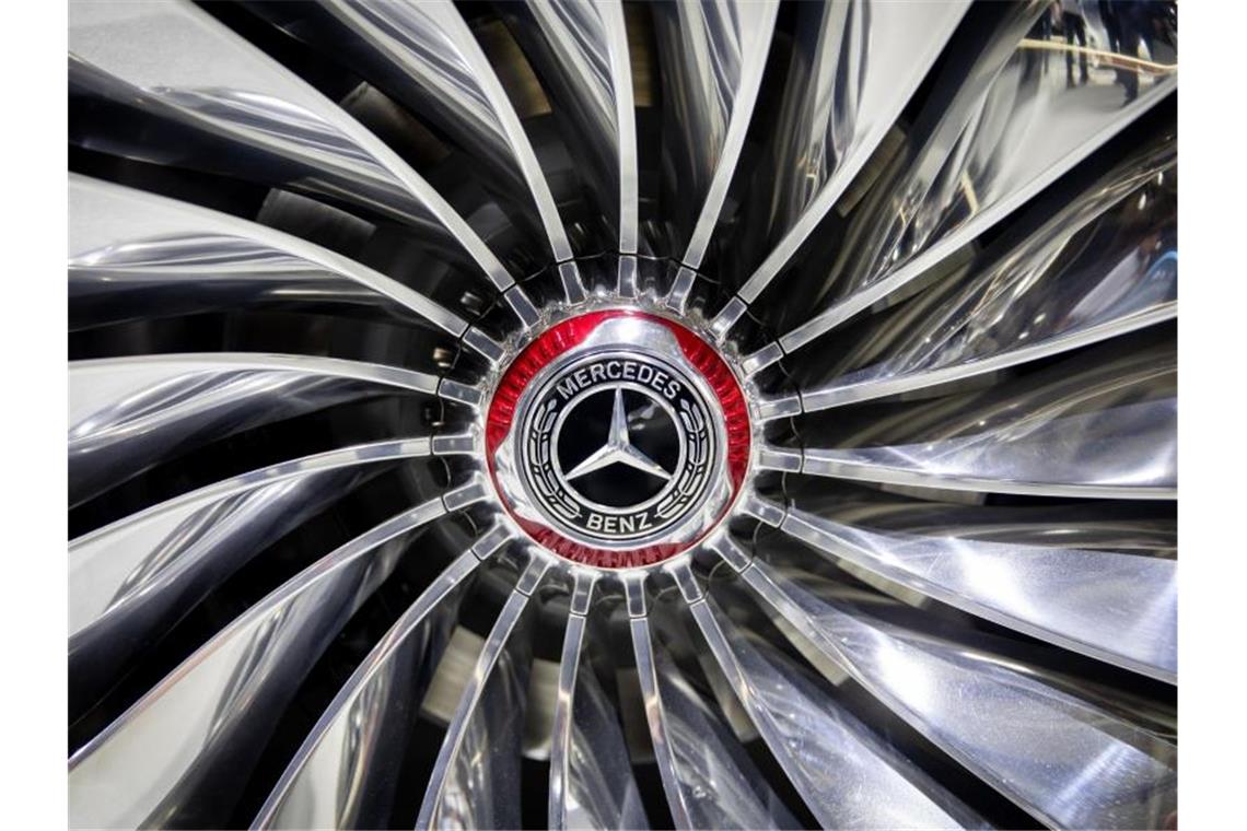 Die Felge eines Vision Mercedes-Maybach Ultimate Luxury. Foto: Kay Nietfeld/dpa
