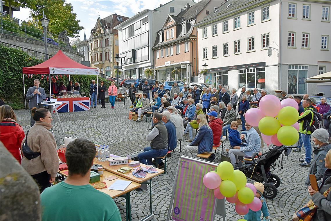 Die Festivaleröffnung mit Grußworten und ersten künstlerischen Kostproben fand a...