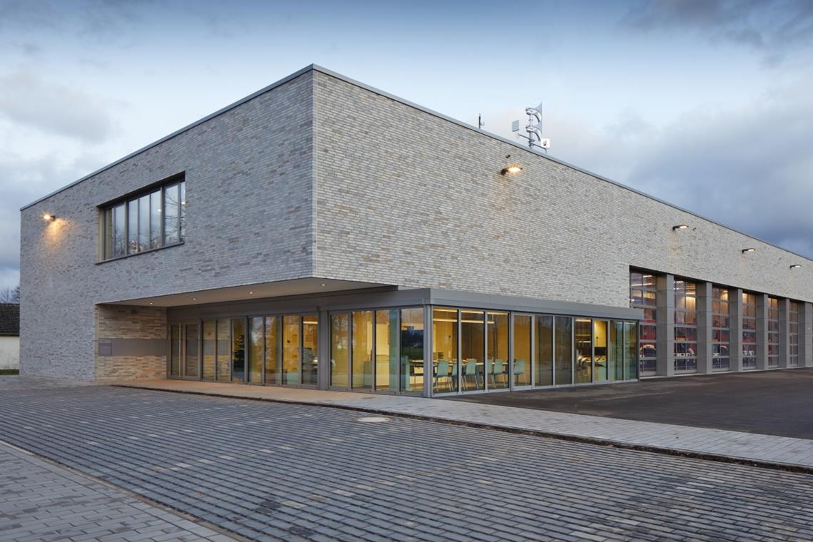 Feuerwehrhaus kommt mit Verspätung Die Feuerwache in Verl-Kaunitz wurde vom selben Architekten geplant wie das neue Gerätehaus im Backnanger Süden. Wie bei dem Projekt in Nordrhein-Westfalen soll auch der hiesige Neubau eine helle Klinkerfassade bekommen. Foto: Büro Wypior