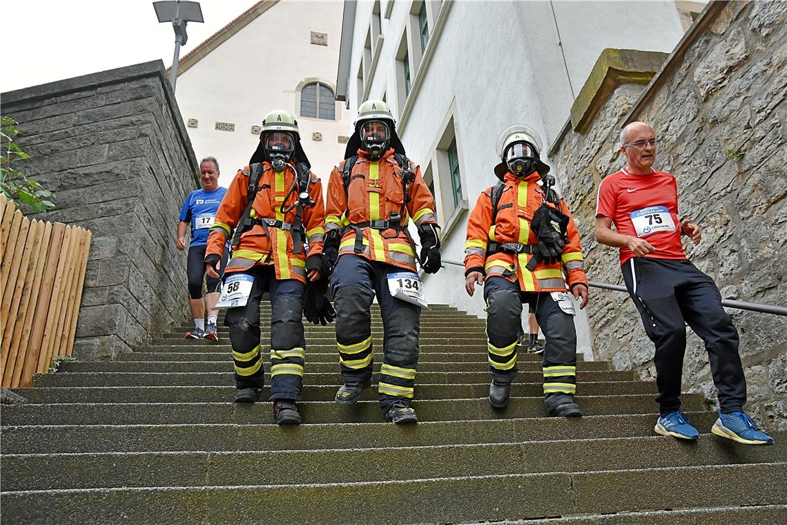 Die Feuerwehr beim Stäffeleslauf der Lebenshilfe in Backnang, SK