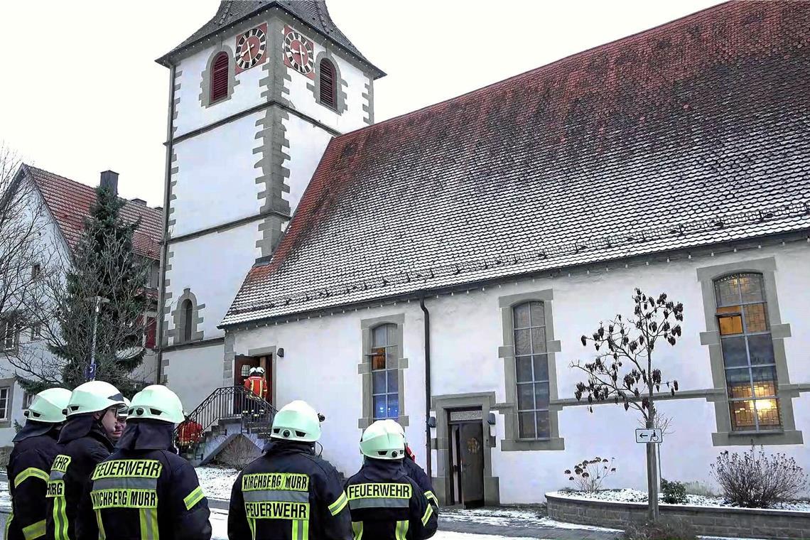 Feuerwehr muss in Kirche in Kirchberg löschen