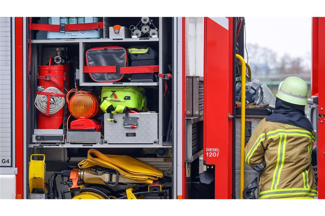 Haus in Flammen: Familie rettet sich, Hund tot geborgen Die Feuerwehr konnte den Brand löschen, fünf Personen konnten sich in Sicherheit bringen. (Symbolbild)