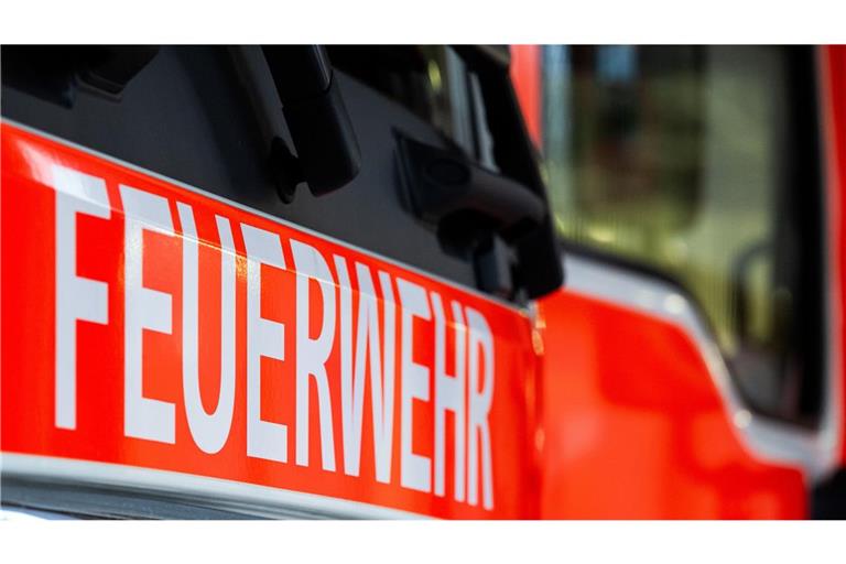 Die Feuerwehr löschte den Brand. (Symbolbild)