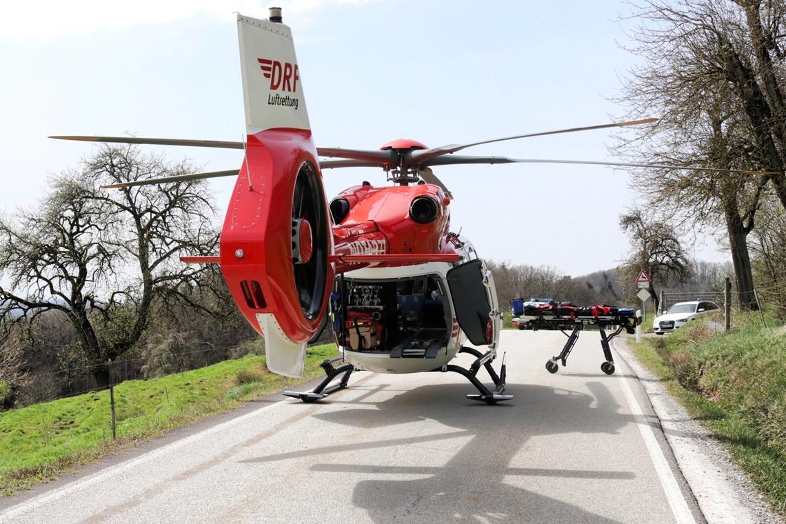 Die Feuerwehr musste heute Nachmittag wegen eines Zimmerbrandes in einem Pflegeheim in Großerlach ausrücken. Eine Person musste mit einem Rettungshubschrauber in eine Fachklinik gebracht werden. Foto: 7aktuell.de/Kevin Lermer