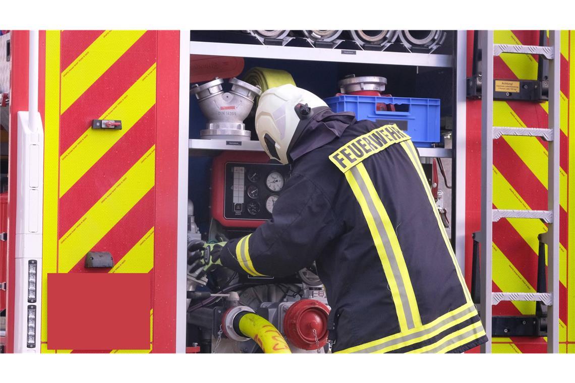 Mehrere Brände in Schultoiletten – Kreis spricht von „idiotischer“ TikTok-Challenge Die Feuerwehr musste mehrfach zum Berufsschulzentrum in Hechingen ausrücken. (Symbolbild)