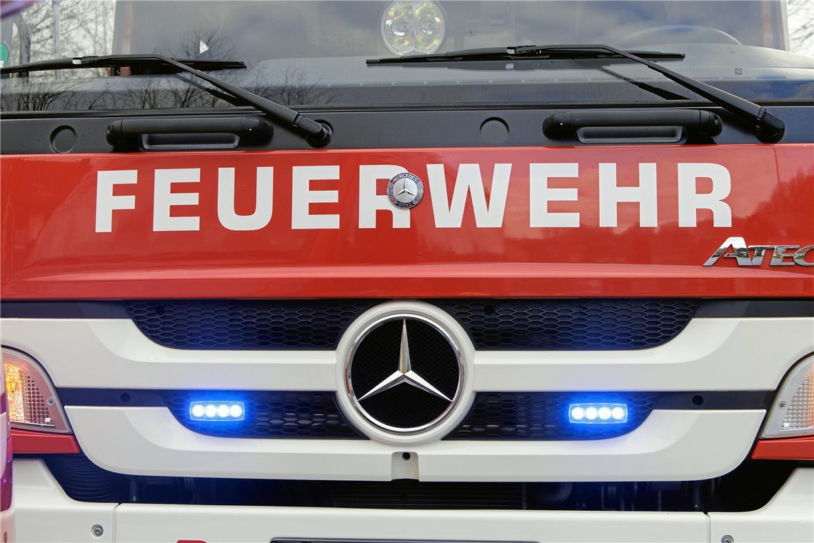 Die Feuerwehr war bei dem Brand mit einem Großaufgebot vor Ort. Symbolfoto: Jörg Fiedler