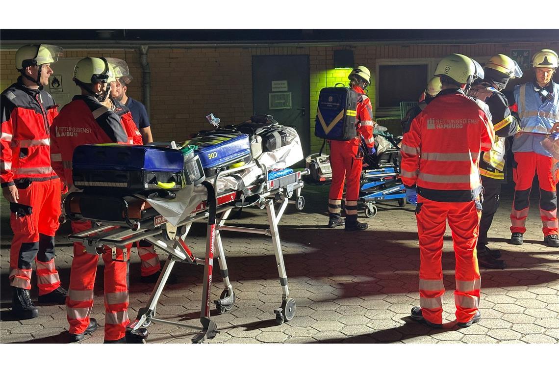 Tote bei Klinikbrand sind 84, 85 und 87 Jahre alt Die Feuerwehr war mit einem Großaufgebot im Einsatz.