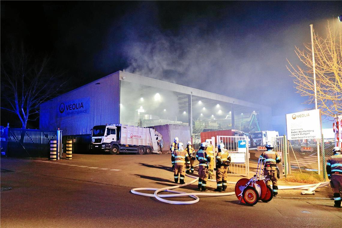 Die Feuerwehren aus Backnang und Heiningen waren mit 35 Kräften und sieben Fahrzeugen im Einsatz. Foto: 7aktuell.de/Kevin Lermer