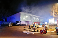 Die Feuerwehren aus Backnang und Heiningen waren mit 35 Kräften und sieben Fahrzeugen im Einsatz. Foto: 7aktuell.de/Kevin Lermer