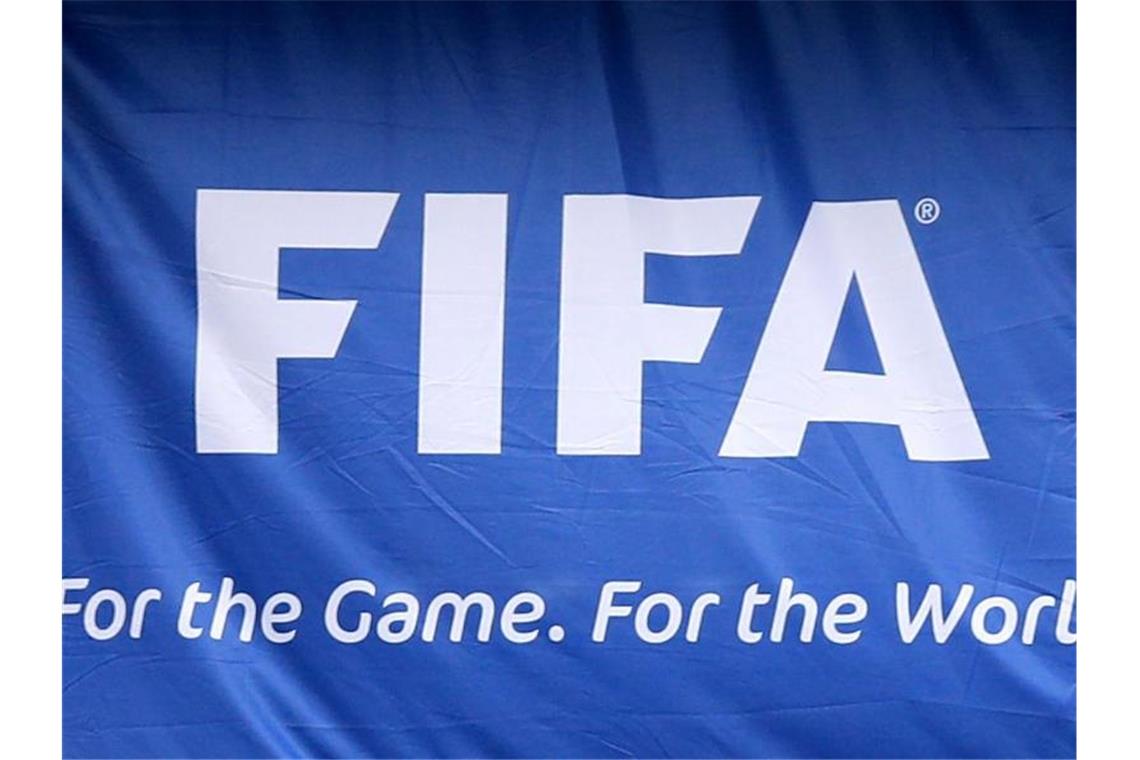 Die FIFA macht sich Gedanken über die Umstellung der europäischen Fußballligen auf das Kalenderjahr. Foto: Mike Egerton/PA Wire/dpa
