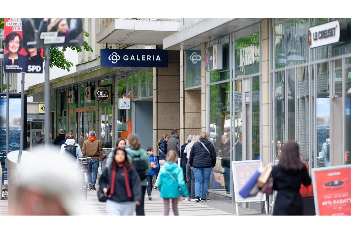Die Filiale an der Breiten Straße in Köln steht ebenfalls auf der Liste. (Archivbild)