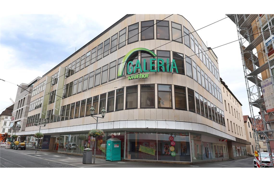 Ein Jahr nach der Insolvenz: Ist Galeria zurück auf Kurs? Die Filiale in Würzburg sollte im Zuge der Insolvenz im Jahr 2024 eigentlich geschlossen werden, blieb dann aber doch geöffnet.