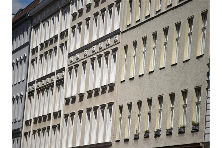Die finanzielle Belastung durch Mieten steigt - vor allem in vielen Großstädten. Foto: Sven Braun