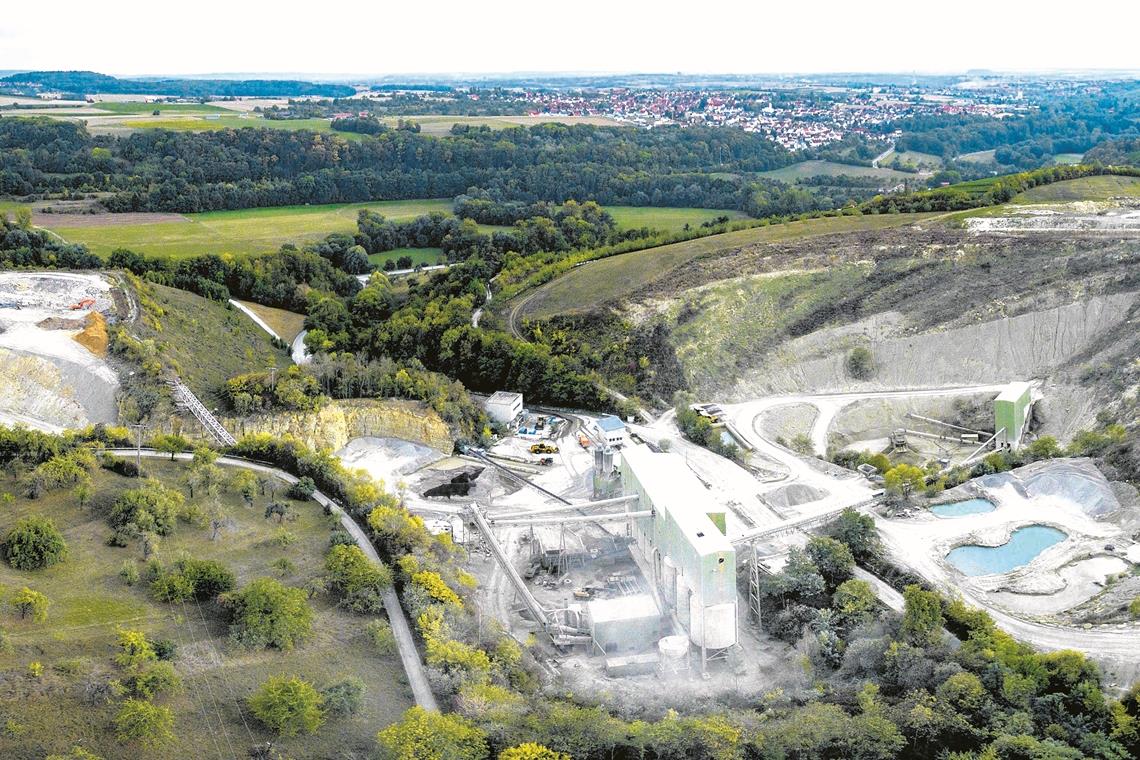 Steinbruch-Ausbau kommt aufs Tableau Die Firma Klöpfer möchte sich eine Abbaufläche für die Zukunft sichern und den Steinbruch erweitern. Archivfoto: A. Becher