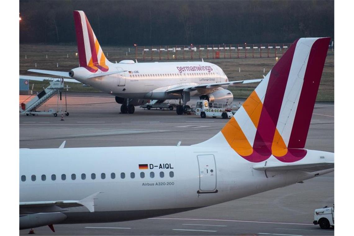Mehr als 170 Germanwings-Flüge fallen aus Die Flugbegleiter der Germanwings streiken bis einschließlich Neujahr. Foto: Marius Becker/dpa