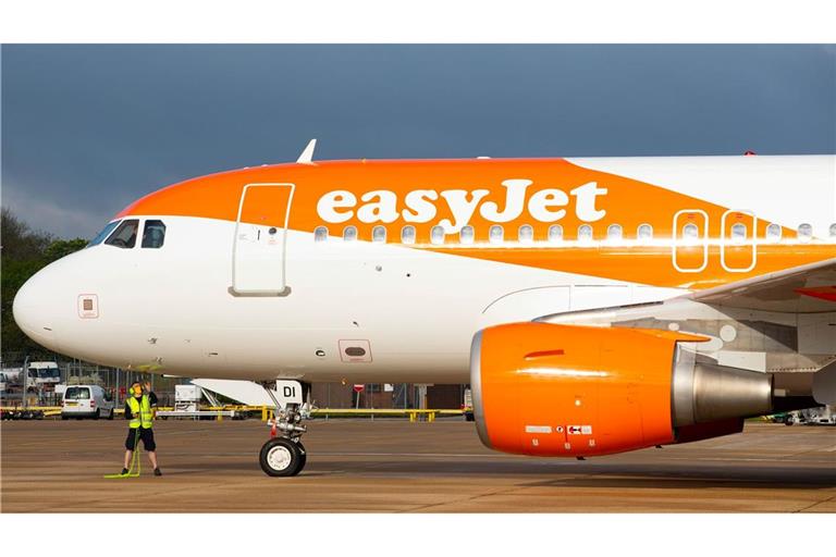 Die Fluggesellschaft Easyjet hat einen Piloten freigestellt, weil er angeblich betrunken und nackt in einer Hotelbar umherirrte. (Symbolbild)