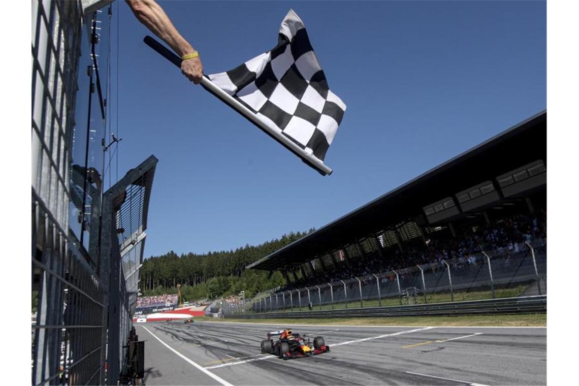 Die Formel-1-Saison kann mit zwei Rennen in Österreich starten. Foto: Christian Bruna/POOL EPA/AP/dpa