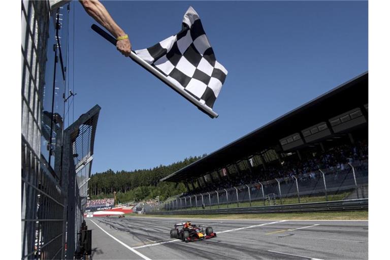 Die Formel-1-Weltmeisterschaft soll im Juli in Österreich starten. Foto: Christian Bruna/POOL EPA/AP/dpa