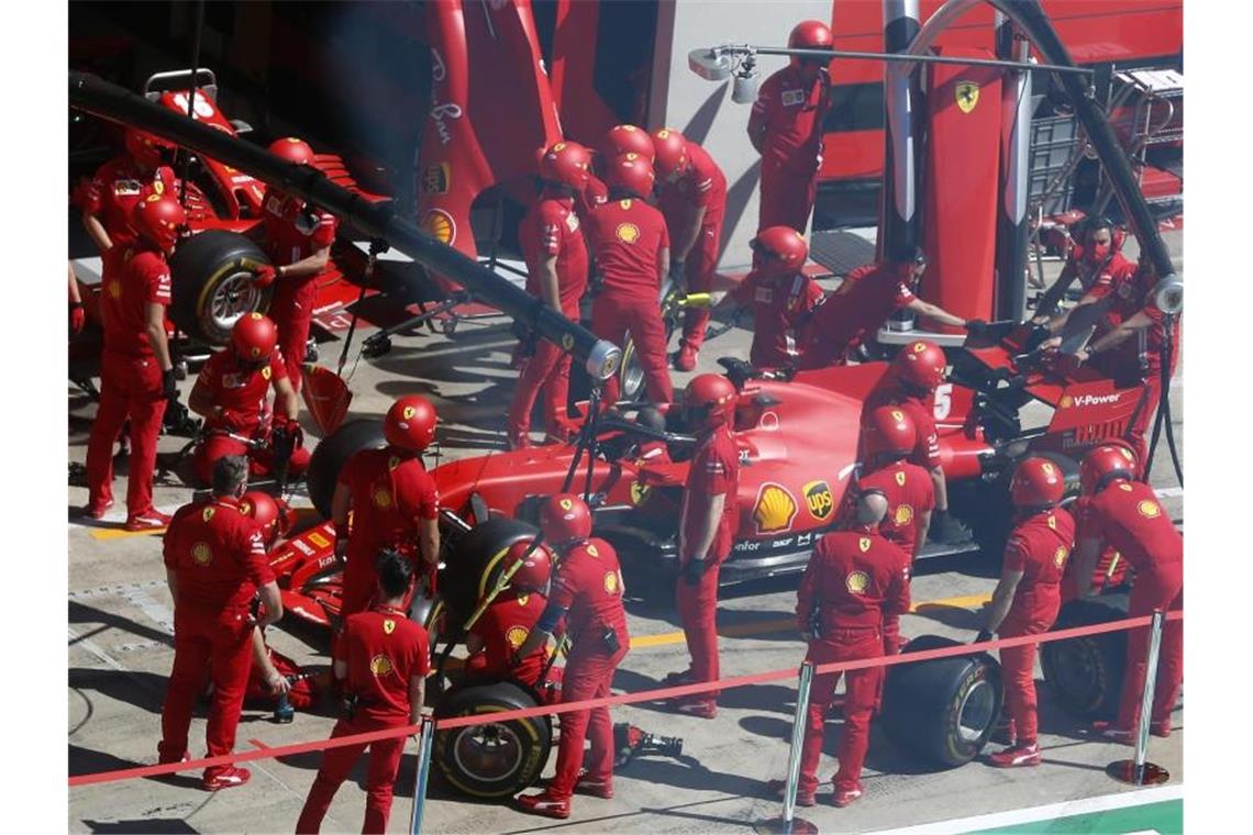 Die Formel 1 wird am 13. September auf der Ferrari-Rennstrecke in Mugello Station machen. Foto: Darko Bandic/AP Pool/dpa
