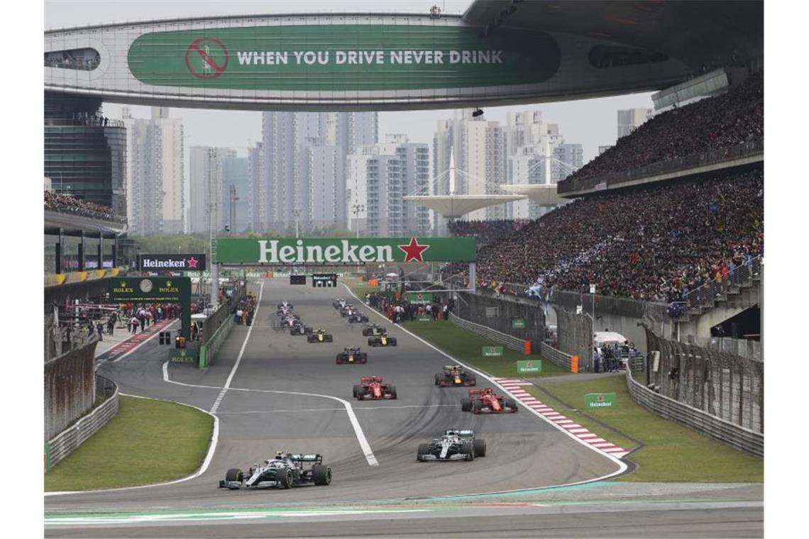 Die Formel 1 zieht anscheinend auch einen Renn-Doppelpack in China in Erwägung. Foto: Ng Han Guan/AP/dpa