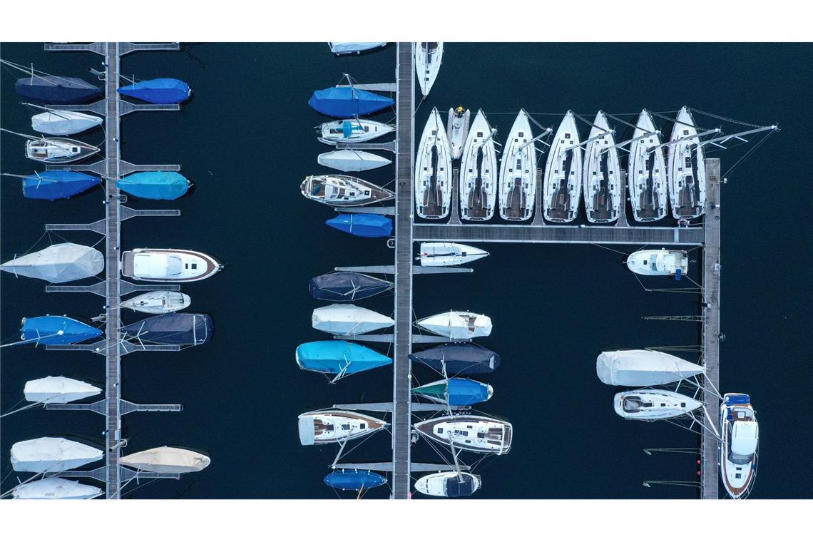 Studie: Freizeit-Schifffahrt belastet Seen deutlich Die Forschenden empfehlen strengere Regeln für Schifffahrt und Bootstourismus.