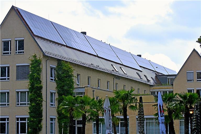 Die Fotovoltaikanlage auf dem Biegel-Verwaltungsgebäude ist seit 2011 in Betrieb. In den nächsten Jahren werden weitere Anlagen auf städtischen Gebäuden folgen.