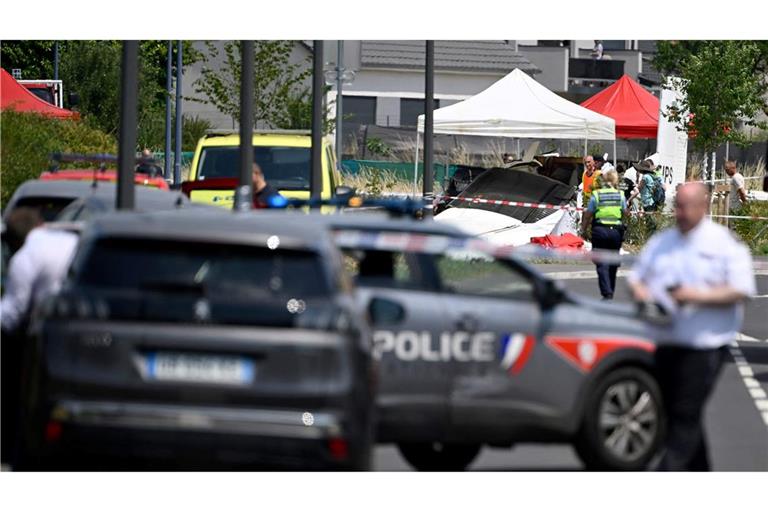 Die französische Polizei hat die Unglücksstelle abgesperrt.