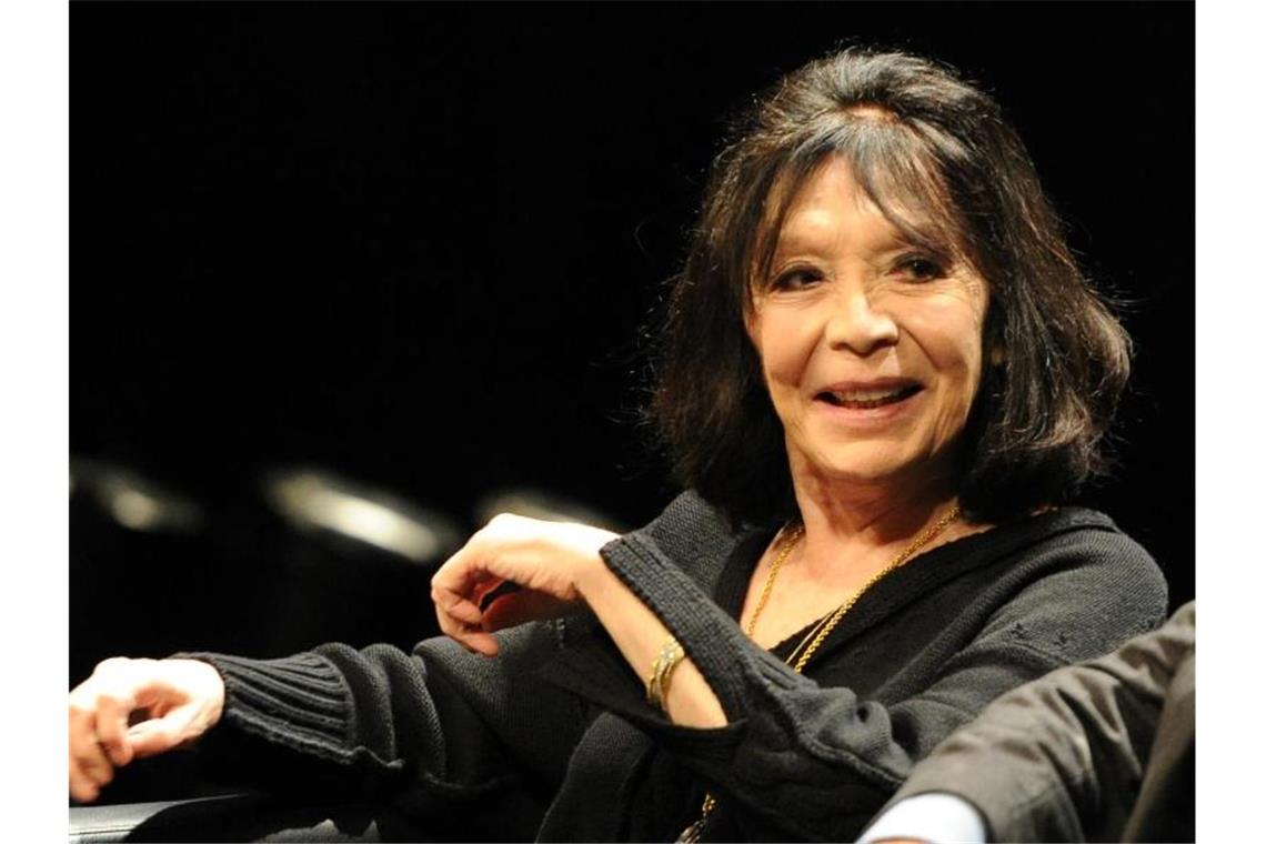 Trauer in Frankreich: Chanson-Legende Gréco ist tot Die französische Sängerin und Schauspielerin Juliette Gréco auf einer Aufnahme aus dem Jahr 2012. Foto: Daniel Reinhardt/dpa