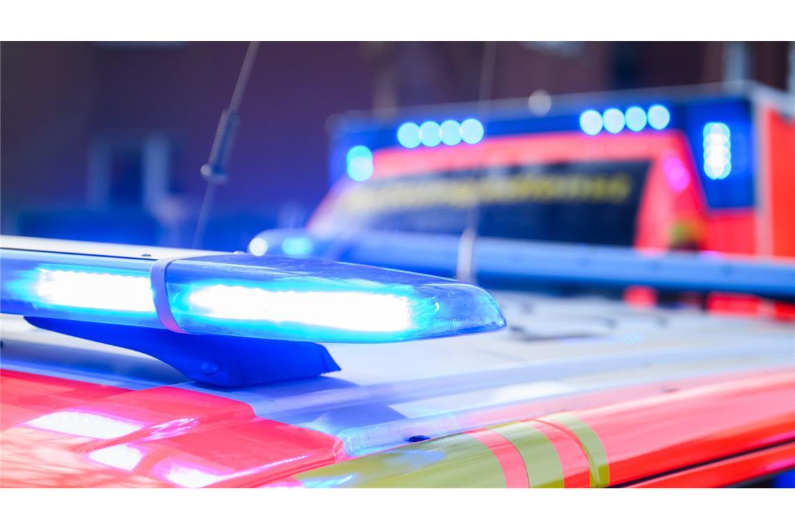 83-Jährige bei Unfall von brennendem Motorrad verletzt Die Frau erlitt Brandverletzungen und wurde ins Krankenhaus gebracht. (Symbolbild)