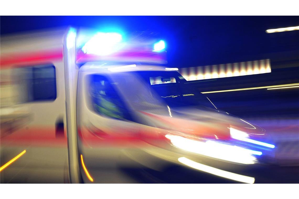 82-jährige Fußgängerin von Straßenbahn erfasst Die Frau wurde in ein Krankenhaus gebracht. (Symbolbild)